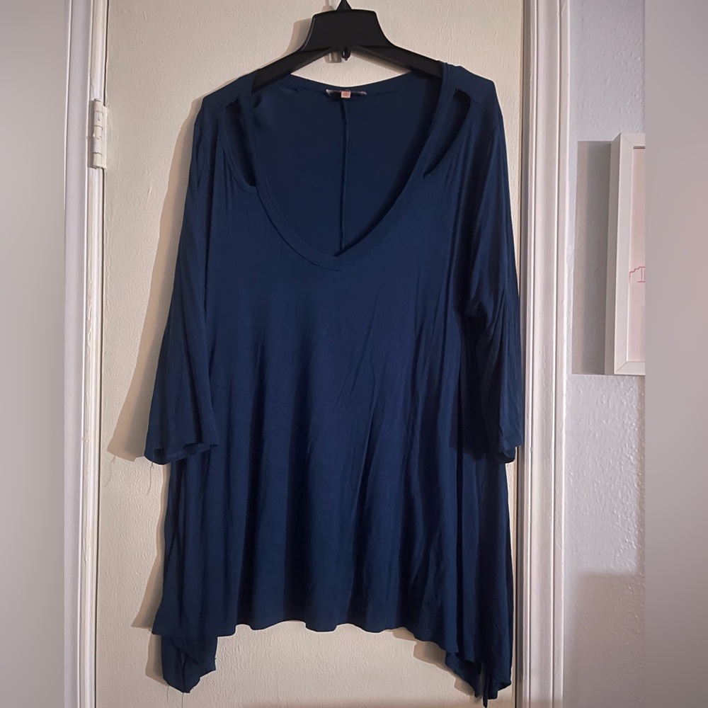 Blue plus size top in excellent used condition. 3x